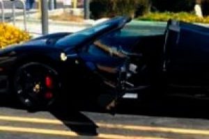 Aynı Ferrari'yi ikinci kez &ccedil;aldı