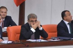 Davutoğlu, Bakan Yıldız'ı Genel Kurul sırasında aradı