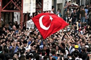 T&uuml;rklerin &uuml;lkeye g&uuml;veni azalıyor