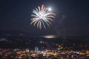 Orhangazi havai fişek g&ouml;steriyle aydınlandı