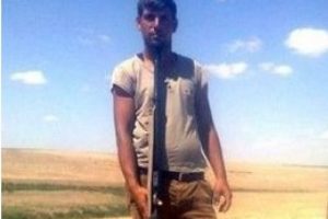 T&uuml;fekle poz veren gen&ccedil; &ouml;l&uuml; bulundu