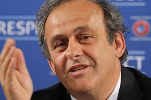 Platini'den FIFA'ya su&ccedil;lama!