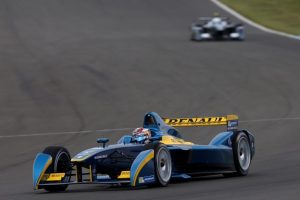 Renault, yeni bir &ccedil;ağa giren motor sporlarında &ouml;nc&uuml;