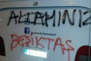 Bursaspor otob&uuml;s&uuml;ne &ccedil;irkin saldırı!