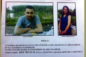 Sokak sokak kayıp kızını arıyor