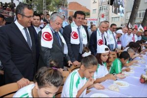 Bu da 'en hızlı &ccedil;ekirdek yeme yarışması'