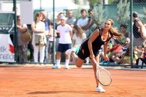 H&uuml;lya Avşar, tenis turnuvası i&ccedil;in Bursa'ya geldi