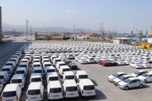 4 bin otomobil limanlarda bekletiliyor