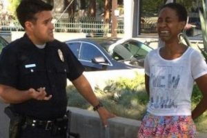 Polis Daniele Watts'ı hayat kadını sandı...