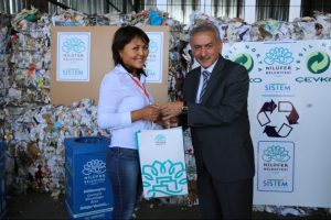 Nil&uuml;fer geri d&ouml;n&uuml;ş&uuml;mde de &ouml;rnek oldu