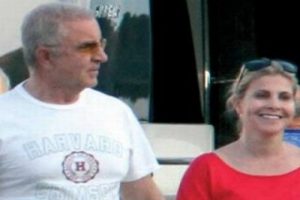 &Uuml;nal Aysal'ın eşi Fani Aysal evi terk etti...