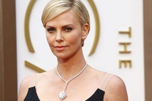 Yargı&ccedil; Charlize Theron yorumu işinden etti