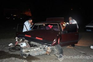 Arabayı &ccedil;alıp kaza yapıp ka&ccedil;mışlar