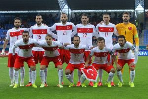 T&uuml;rk futbolculara Ada yolu kapanıyor