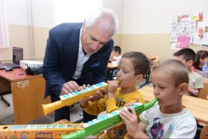 Nil&uuml;fer'de sekiz bin minik &ouml;ğrenciye "melodika"