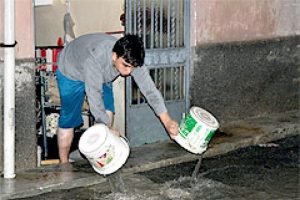 Yağmur su baskınlarına neden oldu