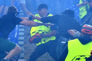 Roma'da ortalık savaş alanına d&ouml;nd&uuml;!