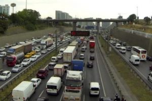 Trafiğe kayıtlı ara&ccedil; sayısı artıyor