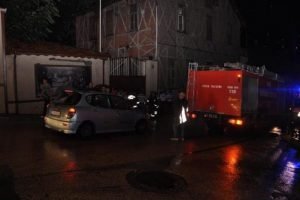 Bursa'da yağmur fabrika &ccedil;atısını &ccedil;&ouml;kertti!