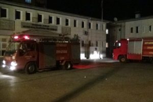 Diyarbakır'da iki okula eş zamanlı saldırı!