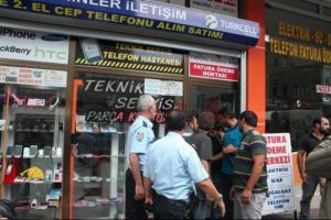 Esnafla Suriyeliler kavga etti: 9 yaralı