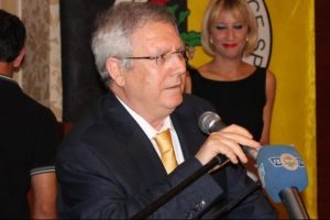 "Ekonomik olarak g&uuml;&ccedil;l&uuml; olan kurumlar daima haklıdır"