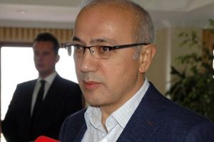 Bakan L&uuml;tfi Elvan: Bizim i&ccedil;in &ccedil;ok mutlu bir g&uuml;n