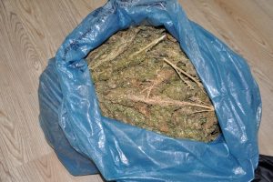 İneg&ouml;l'de spor &ccedil;antada 4 kilogram esrar ele ge&ccedil;irildi