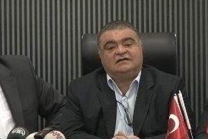 Ahmet &Ouml;zal siyasete geri d&ouml;n&uuml;yor