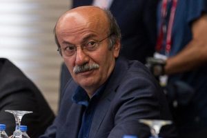 Bekaroğlu dinleyenlerden şikayet&ccedil;i oldu