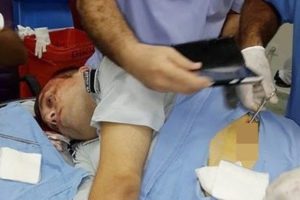 Hasta yakınları g&uuml;venlik&ccedil;ilere saldırdı