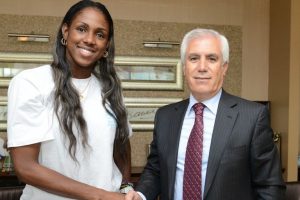 K&uuml;balı sma&ccedil;&ouml;r Nil&uuml;fer Belediyespor'da