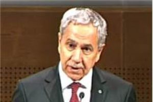 Flaş değişiklik! Orta&ouml;ğretimde baş&ouml;rt&uuml;s&uuml; serbest...