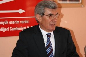 "Orta &ouml;ğretimde kıyafet serbestisi geriye gidiştir"