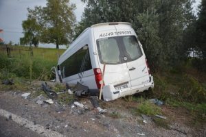 Bursa'da iş&ccedil;i servisi kaza yaptı: 18 yaralı