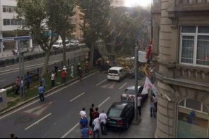 Fırtına yerle bir etti!