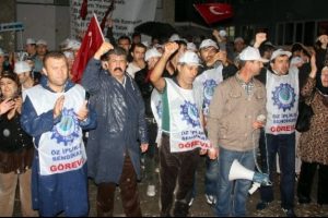 Yağmur altında eylem!