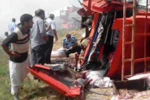 Adana'da 5 TIR, 6 otomobille birbirine girdi!
