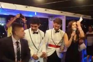 T&uuml;rkiye'de bir ilk! Boğaz'da eşcinsel d&uuml;ğ&uuml;n&uuml;