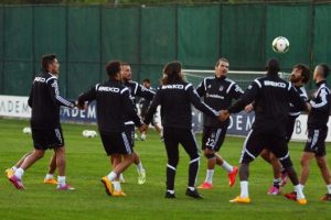 Eskişehirspor mesaisi s&uuml;r&uuml;yor