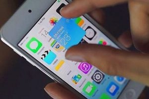 Telefon alabilmek i&ccedil;in kız arkadaşını kiralamaya kalktı