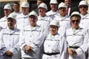 Vekillerden ret: O kıyafetleri giymeyiz!