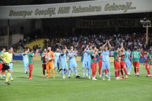İzmir'de &ouml;rnek derbi