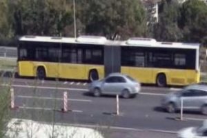 Boğazi&ccedil;i K&ouml;pr&uuml;s&uuml;'nde metrob&uuml;s kazası