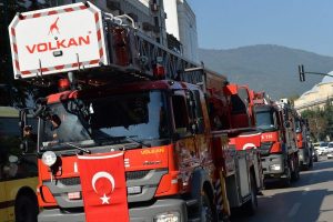 İtfaiyeciler bu kez kan vererek hayat kurtardılar