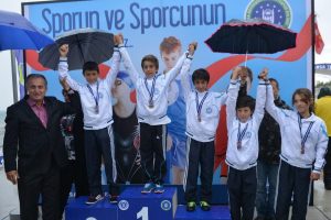 Yelken tutkunlarının &ouml;d&uuml;l sevinci