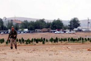 Sınıra havan topu d&uuml;şt&uuml;, tanklar harekete ge&ccedil;ti