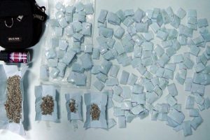 Polis zehir tacirine ge&ccedil;it vermedi