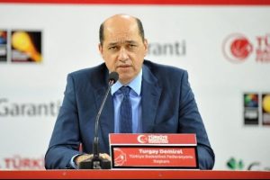 "İstanbul'a &ccedil;eyrek finale gidiyoruz"