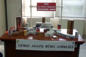 Bursa'da kahvehaneye polis baskını!